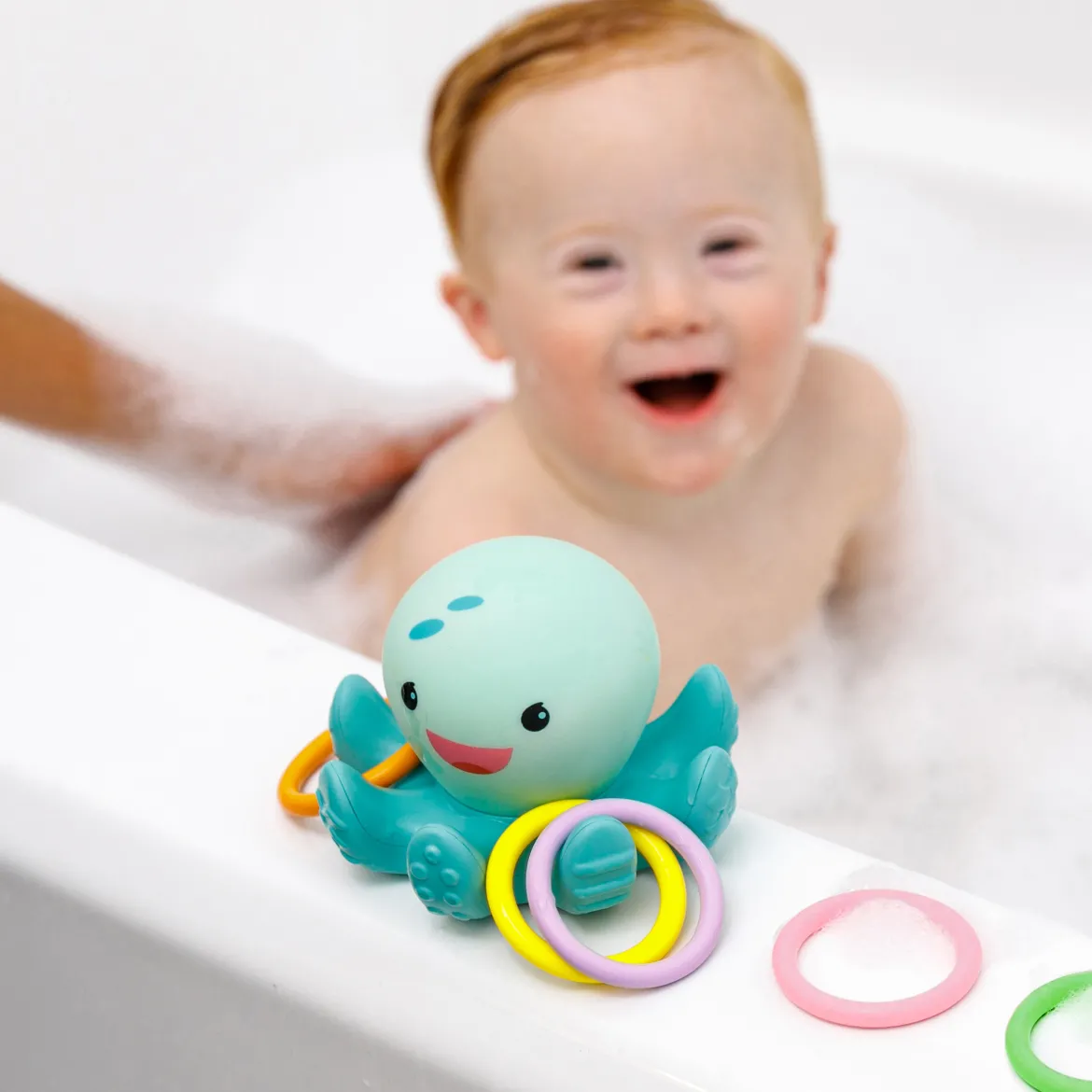 Light Up Ring Catcher Bath Toy